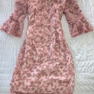 Adrianna Papell Beautiful Lace & Sequin Covered Off Shoulder Size 8 Dress